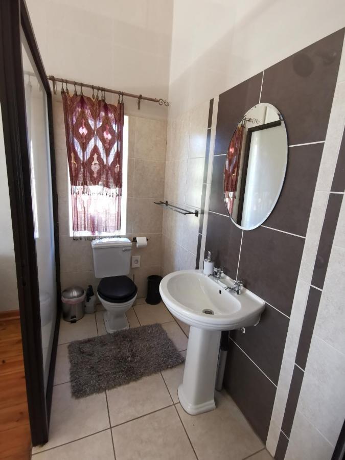 Lucolo Palace B&B Aliwal North Ngoại thất bức ảnh
