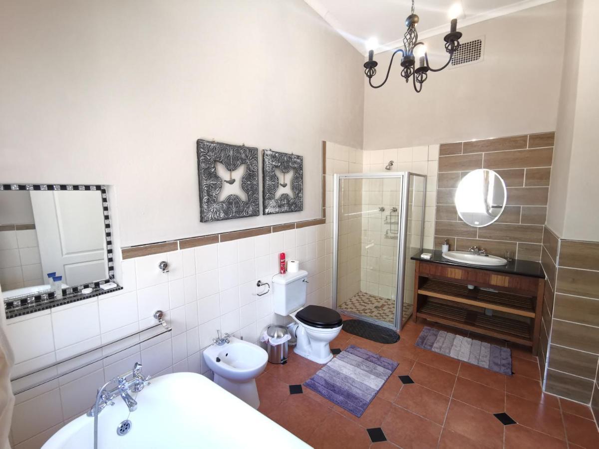 Lucolo Palace B&B Aliwal North Ngoại thất bức ảnh