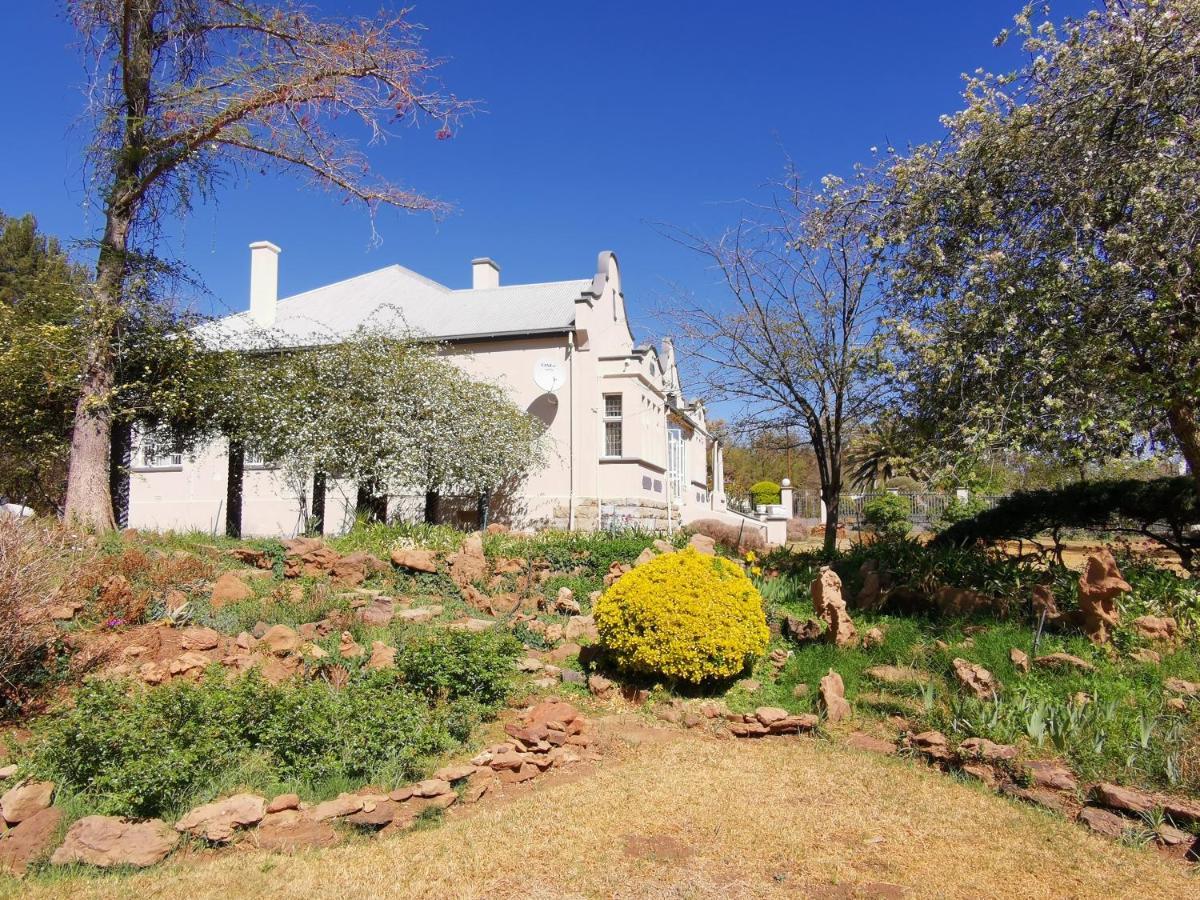 Lucolo Palace B&B Aliwal North Ngoại thất bức ảnh